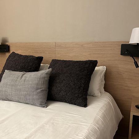 Hostal Restaurant Roma Cubells Luaran gambar