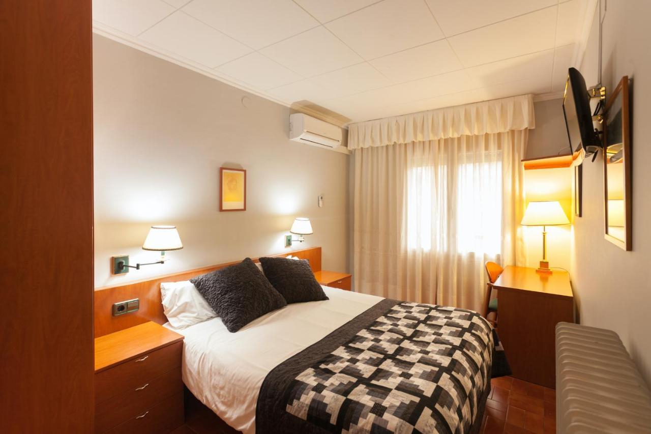 Hostal Restaurant Roma Cubells Luaran gambar