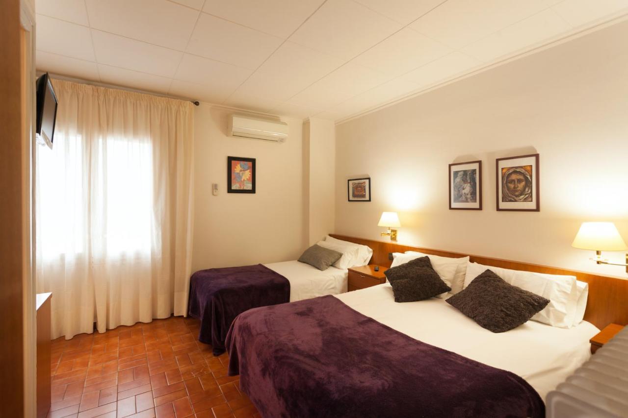 Hostal Restaurant Roma Cubells Luaran gambar