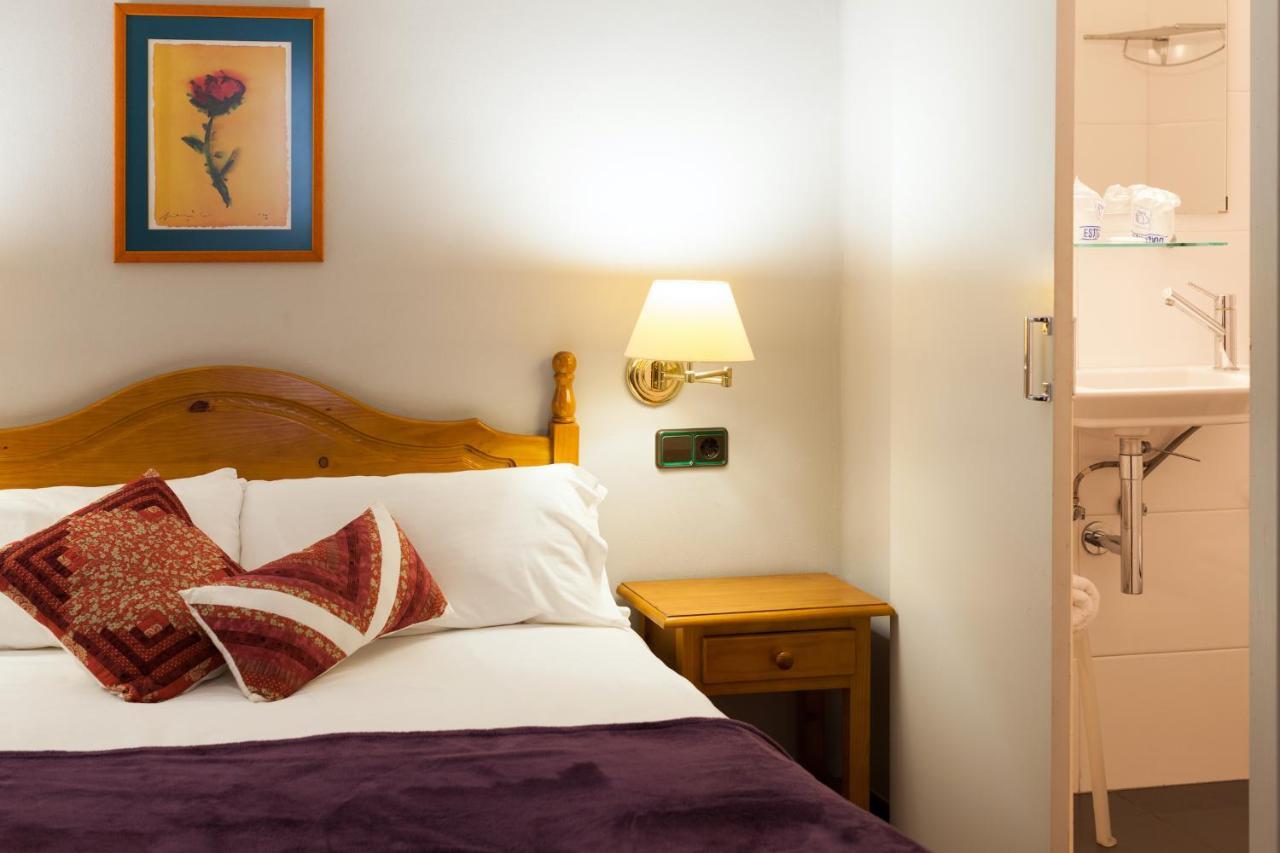 Hostal Restaurant Roma Cubells Luaran gambar