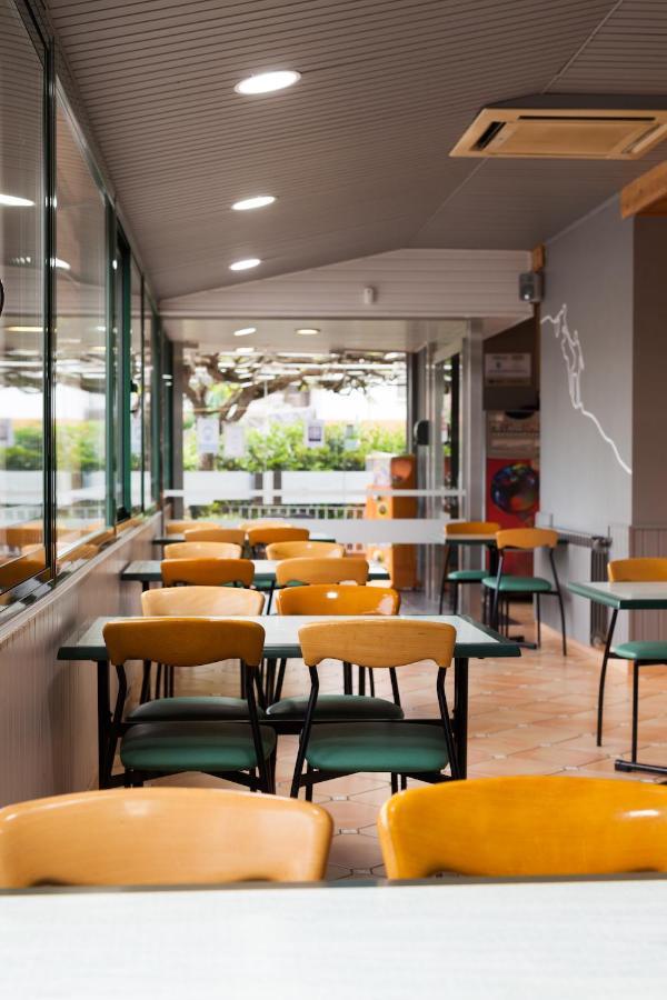 Hostal Restaurant Roma Cubells Luaran gambar