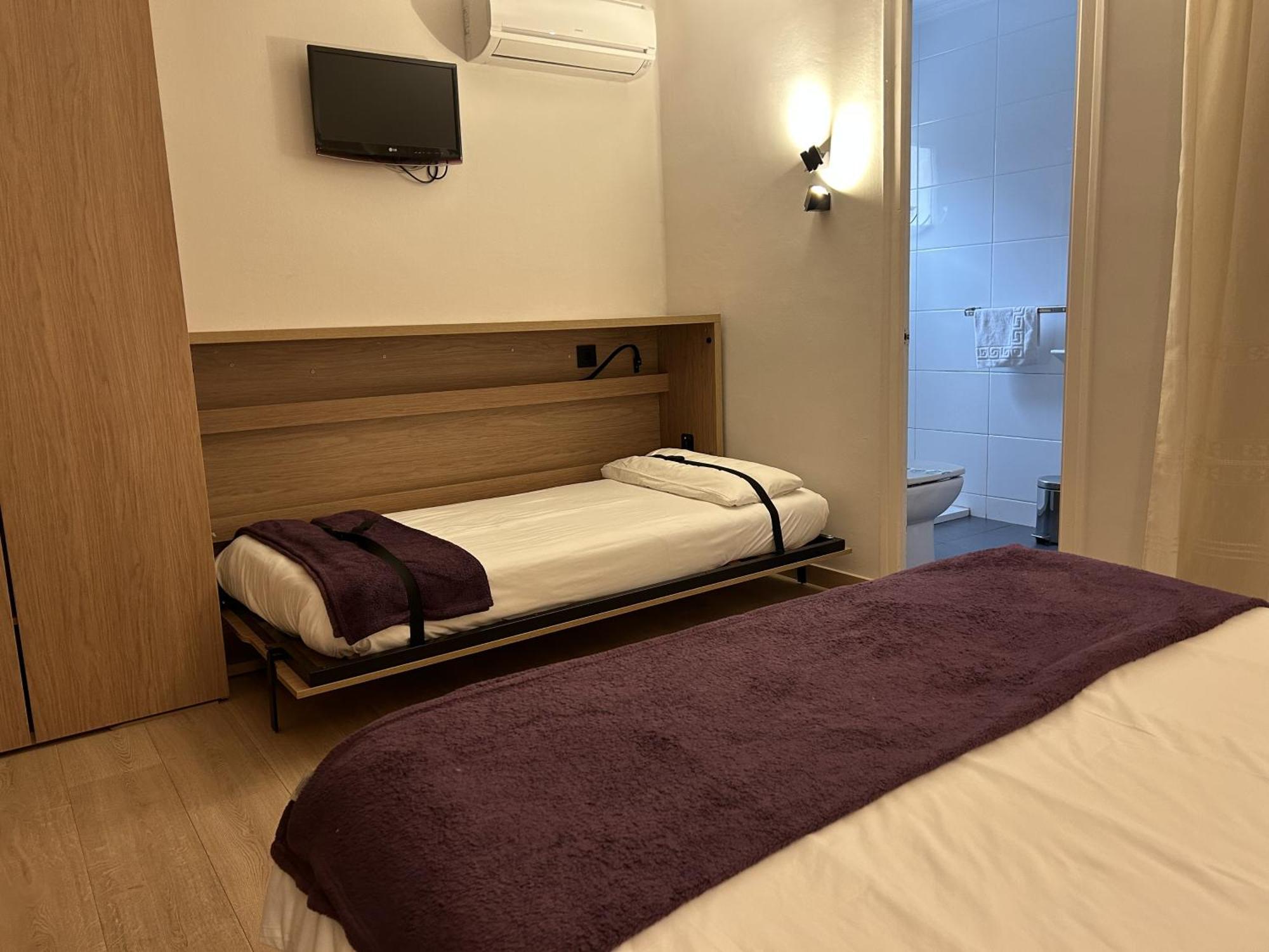 Hostal Restaurant Roma Cubells Luaran gambar